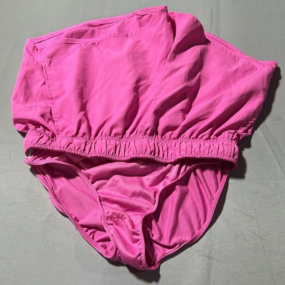 Pink athletic shorts - Picture 3 of 10